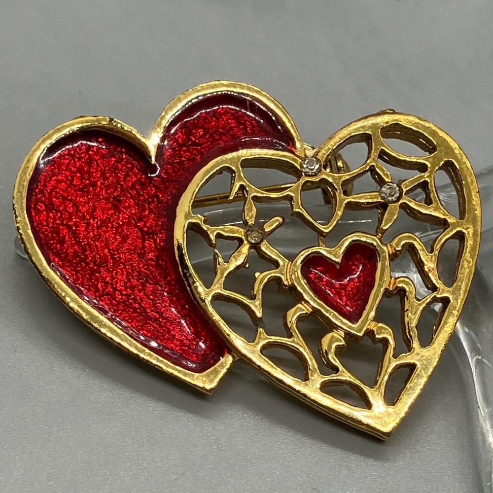Vintage hearts pin/brooch - two connected hearts gold, enamel & rhinestones
